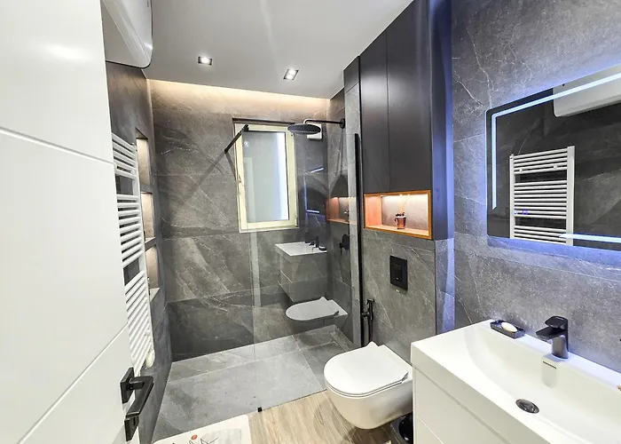 Urban21 Luxury 2 Bedroom * Tirana