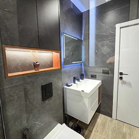 Urban21 Luxury 2 Bedroom Apartment Tirana